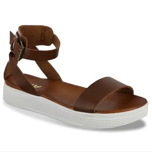 ⭐️40% Off⭐️ MIA Ellen Sandals in Cognac